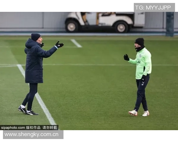 曼城推出马年特别球衣设计米色主调融入中国水墨艺术元素